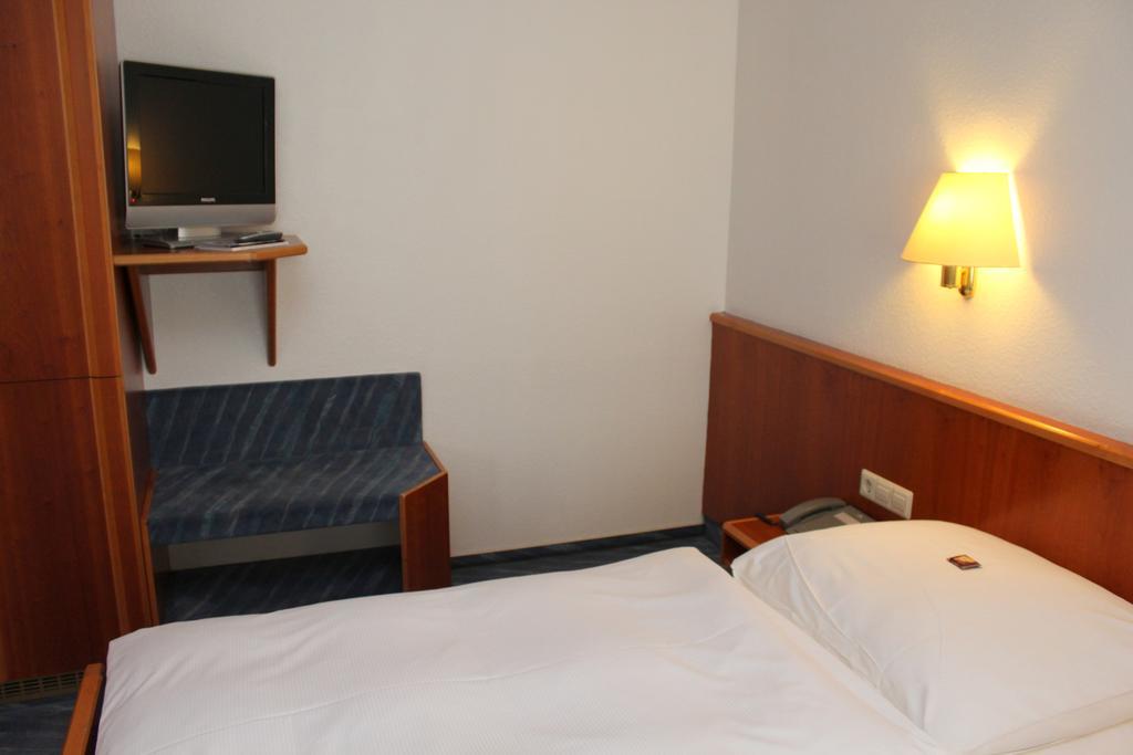 Hotel Sonne Leinfelden-Echterdingen Quarto foto